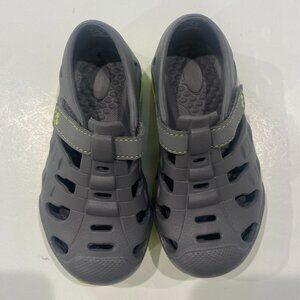 Surprize by Stride Rite NWOT boy's DEMETRIUS size 8 water shoes, in grey/green.